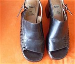 fotka tmavě hnědé kožené boty-velmi pěkné