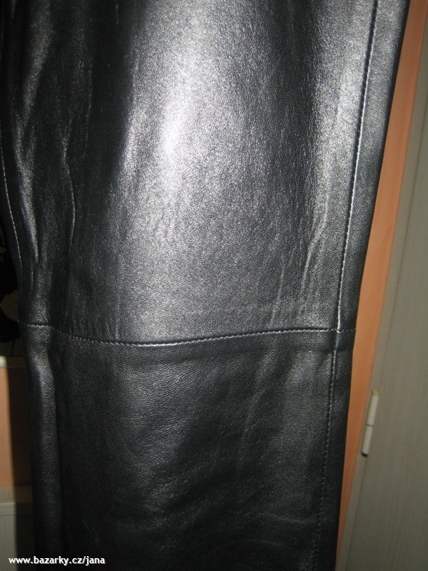 Koen kalhoty, vel. 38 - Koen kalhoty, detail nohavice u kolen